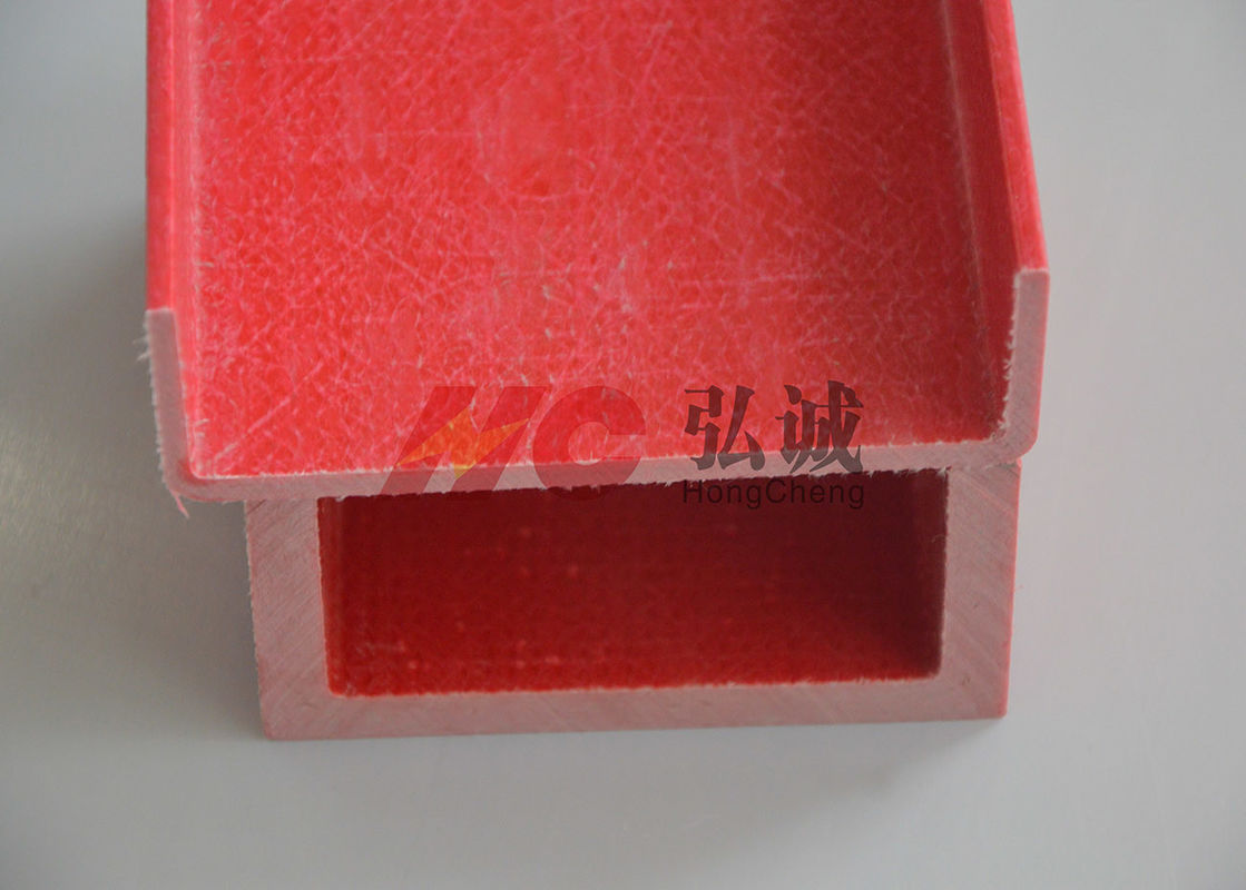 As formas estruturais vermelhas 180 da canaleta em U/fibra de vidro segundo a resistência de arco alta